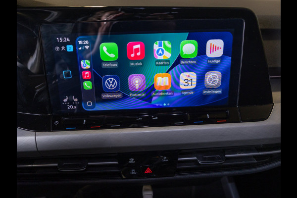 Volkswagen Golf 1.0 TSI Life / 110pk / Stoel en stuur verwarming / Achteruitrij camera / Navigatie /