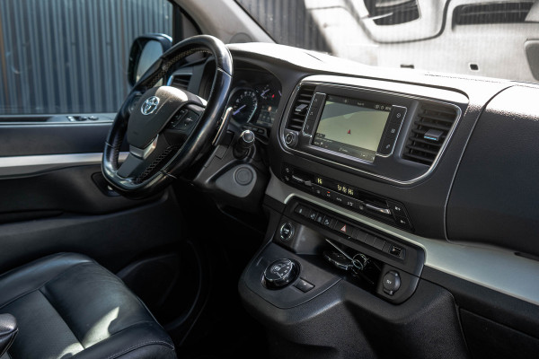 Toyota ProAce | Automaat | Vol opties | Massage stoel | LED | Lederen Interieur | Camera | Head-up display | PDC | Navi | Climatronic