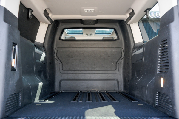 Toyota ProAce | Automaat | Vol opties | Massage stoel | LED | Lederen Interieur | Camera | Head-up display | PDC | Navi | Climatronic