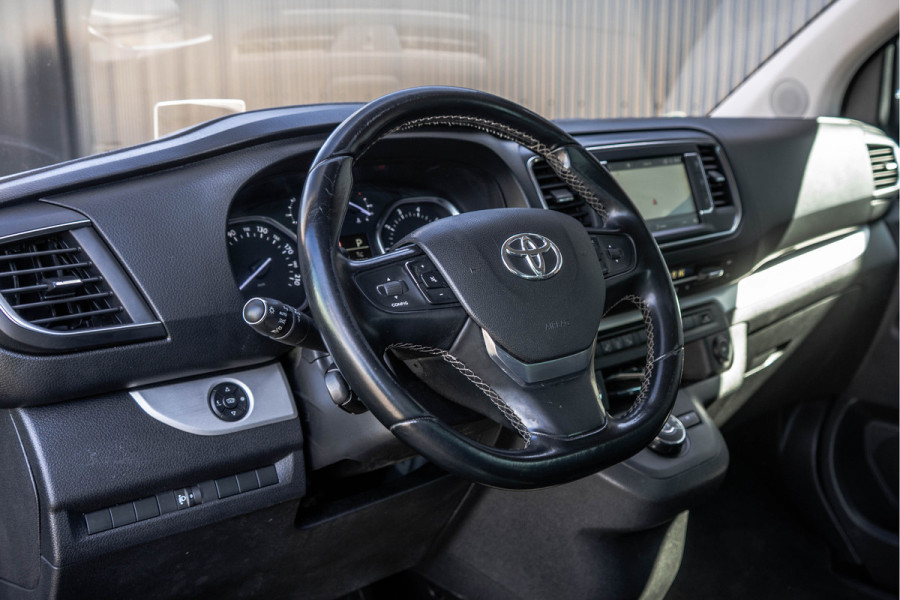 Toyota ProAce | Automaat | Vol opties | Massage stoel | LED | Lederen Interieur | Camera | Head-up display | PDC | Navi | Climatronic