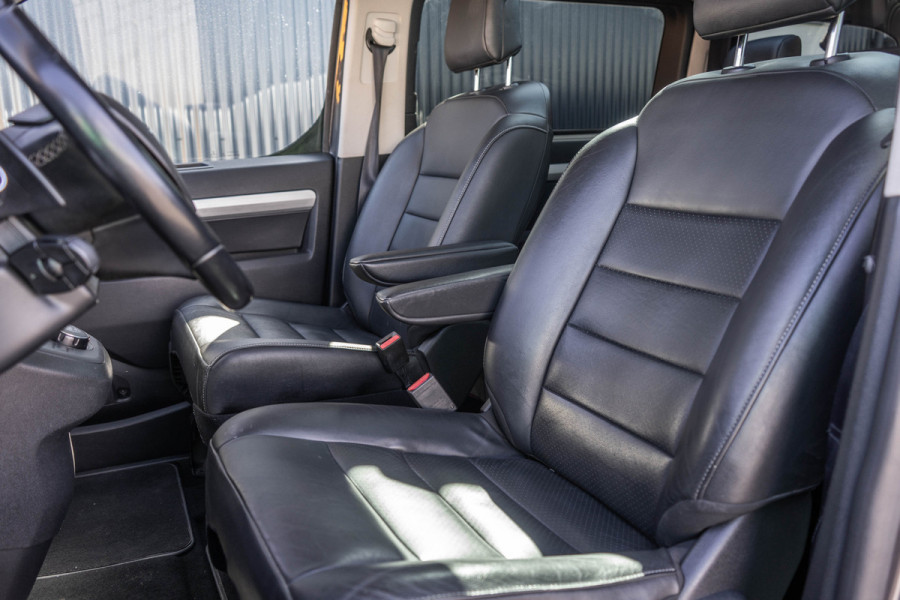 Toyota ProAce | Automaat | Vol opties | Massage stoel | LED | Lederen Interieur | Camera | Head-up display | PDC | Navi | Climatronic