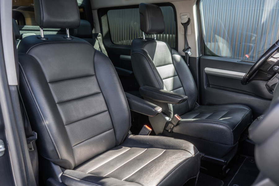 Toyota ProAce | Automaat | Vol opties | Massage stoel | LED | Lederen Interieur | Camera | Head-up display | PDC | Navi | Climatronic