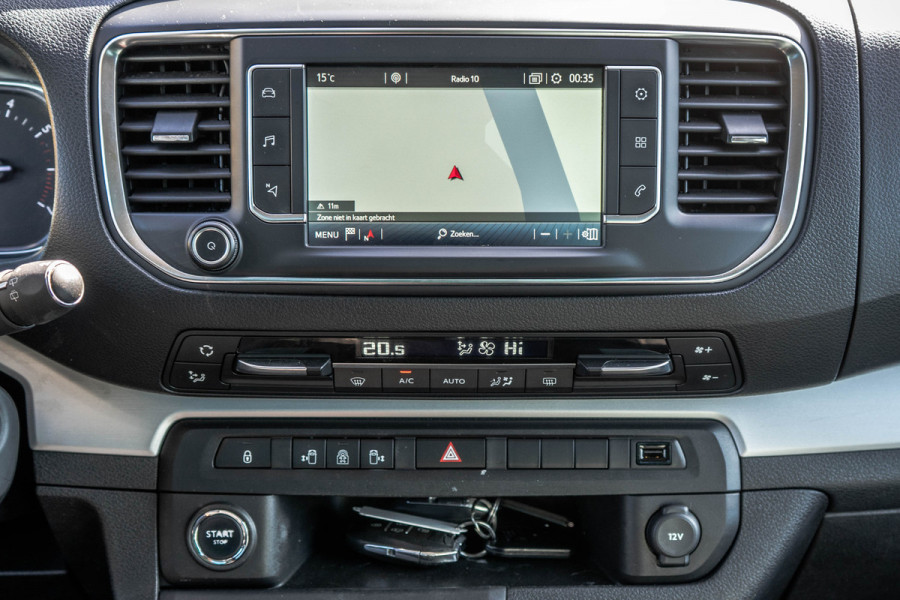 Toyota ProAce | Automaat | Vol opties | Massage stoel | LED | Lederen Interieur | Camera | Head-up display | PDC | Navi | Climatronic