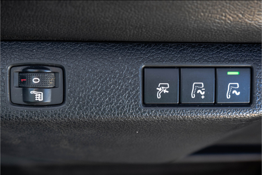 Toyota ProAce | Automaat | Vol opties | Massage stoel | LED | Lederen Interieur | Camera | Head-up display | PDC | Navi | Climatronic