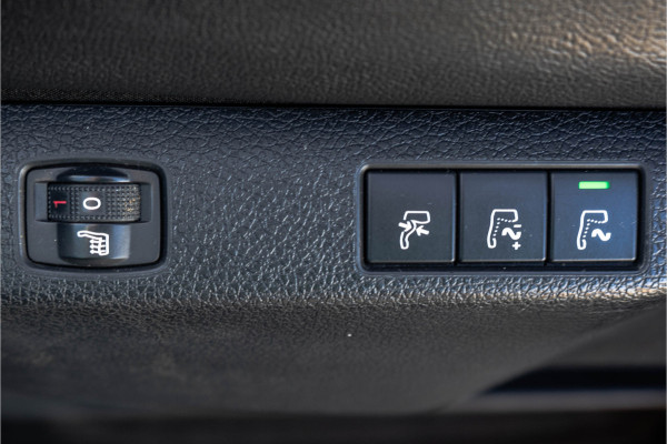 Toyota ProAce | Automaat | Vol opties | Massage stoel | LED | Lederen Interieur | Camera | Head-up display | PDC | Navi | Climatronic