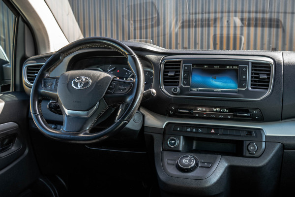 Toyota ProAce | Automaat | Vol opties | Massage stoel | LED | Lederen Interieur | Camera | Head-up display | PDC | Navi | Climatronic