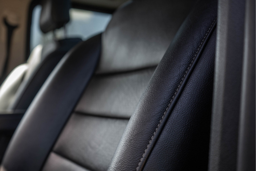 Toyota ProAce | Automaat | Vol opties | Massage stoel | LED | Lederen Interieur | Camera | Head-up display | PDC | Navi | Climatronic