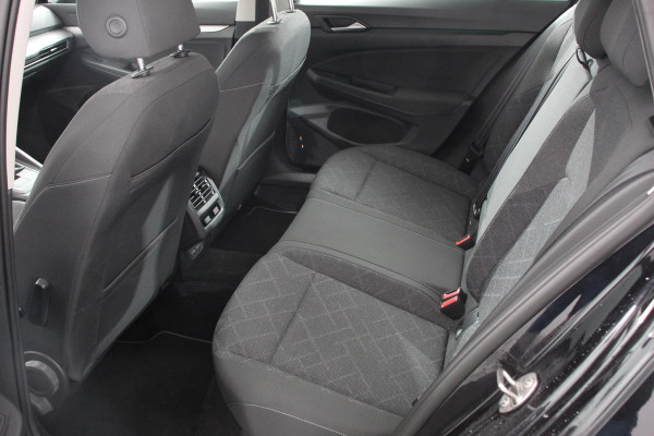 Volkswagen Golf Variant 1.5 TSI 131pk Life | Navigatie | Apple Carplay/Android Auto | Adaptive Cruise Control | Parkeersensoren | Camera | Park Assist | Stoel- en stuurverwarming | Virtual Cockpit | Climatronic