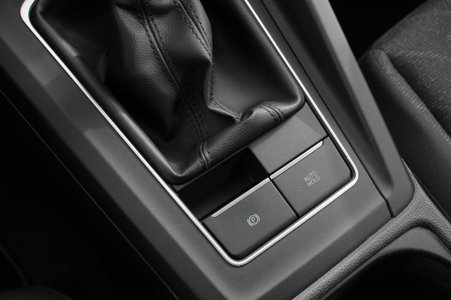 Volkswagen Golf Variant 1.5 TSI 131pk Life | Navigatie | Apple Carplay/Android Auto | Adaptive Cruise Control | Parkeersensoren | Camera | Park Assist | Stoel- en stuurverwarming | Virtual Cockpit | Climatronic