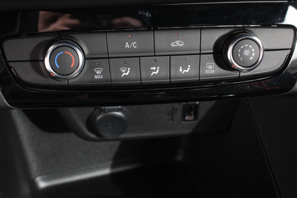 Opel Corsa 1.2 100pk Turbo GS Line | Navigatie | Apple Carplay/Android Auto | Climate Control | Cruise Control | Lichtmetalen velgen | Sportstoelen