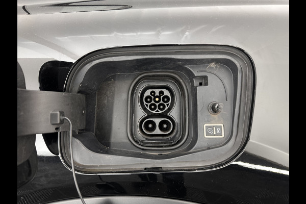 Citroën Ë-C4 X Feel Pack 50 kWh [ 3-Fase-11Kw ] {SOH-91%} (INCL-BTW) *HEATPUMP | FULL-LED | LEATHER-FABRIC | DIGI-COCKPIT | DAB | COMFORTSEATS | CAMERA | ECC | CARPLAY | LANE-ASSIST | PDC | CRUISE | 18''ALU*