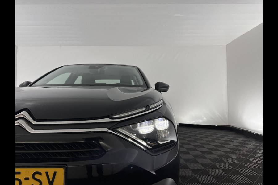 Citroën Ë-C4 X Feel Pack 50 kWh [ 3-Fase-11Kw ] {SOH-91%} (INCL-BTW) *HEATPUMP | FULL-LED | LEATHER-FABRIC | DIGI-COCKPIT | DAB | COMFORTSEATS | CAMERA | ECC | CARPLAY | LANE-ASSIST | PDC | CRUISE | 18''ALU*