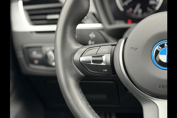 BMW X1 xDrive25e Bus Ed Plus M-Sport |Pano|HUD|HiFi|Cam|Sfeer|19"|Storm Bay|