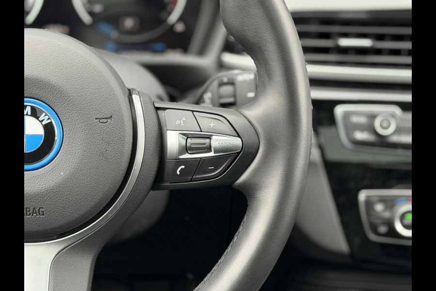 BMW X1 xDrive25e Bus Ed Plus M-Sport |Pano|HUD|HiFi|Cam|Sfeer|19"|Storm Bay|