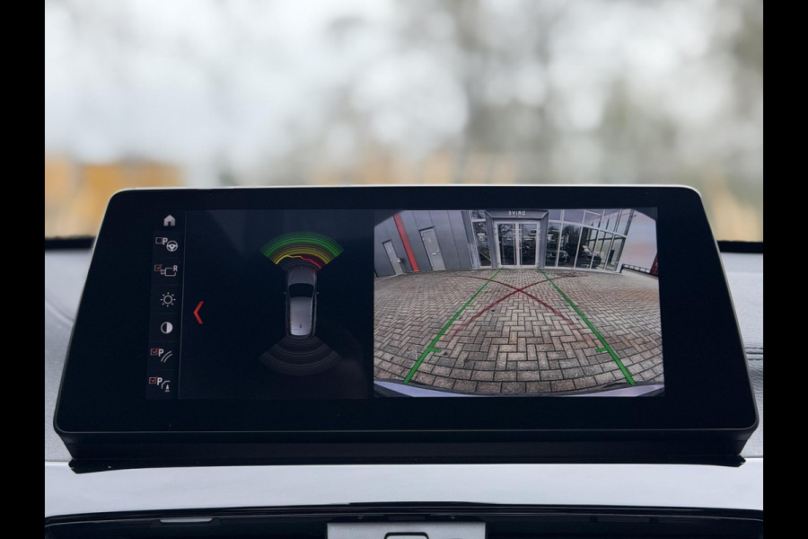 BMW X1 xDrive25e Bus Ed Plus M-Sport |Pano|HUD|HiFi|Cam|Sfeer|19"|Storm Bay|