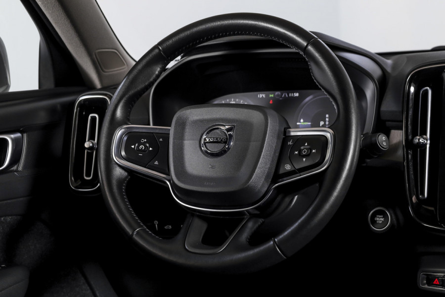 Volvo XC40 1.5 T5 Recharge Inscription - Automaat | Dig. Cockpit | Adapt. Cruise | Winterpakket | PDC | Camera | NAV + App. Connect | ECC | Elek. Klep | Afn. Trekhaak | LM 19" |
