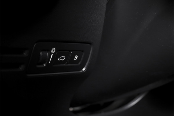 Volvo XC40 1.5 T5 Recharge Inscription - Automaat | Dig. Cockpit | Adapt. Cruise | Winterpakket | PDC | Camera | NAV + App. Connect | ECC | Elek. Klep | Afn. Trekhaak | LM 19" |