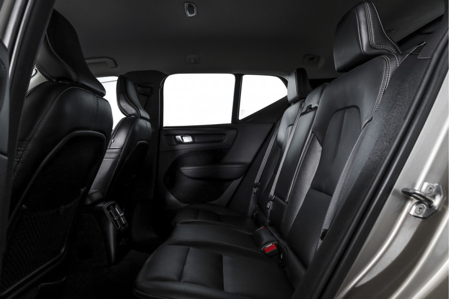 Volvo XC40 1.5 T5 Recharge Inscription - Automaat | Dig. Cockpit | Adapt. Cruise | Winterpakket | PDC | Camera | NAV + App. Connect | ECC | Elek. Klep | Afn. Trekhaak | LM 19" |