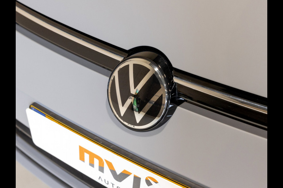 Volkswagen Golf 1.0 TSI Life / 110pk / Adaptieve cruise control / Apple CarPlay / Getint glas /