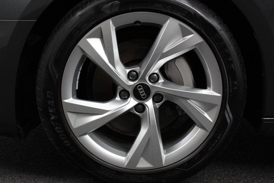 Audi A4 Avant 40 TFSI 204 pk S-tronic S Line Plus | Navigatie | Adaptive Cruise Control | Parkeersensoren | Lane Assist | Elektrische achterklep | Stoelverwarming | Ledverlichting | Virtual Cockpit | Climatronic