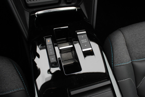 Citroën C4 1.2 Puretech Shine / Camera / Head-up / Keyless / Leder / 18'' / Navigatie / DAB / Dodehoek / ACC / Virtual Cockpit