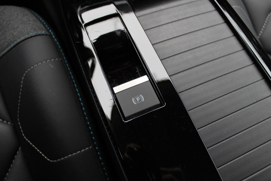 Citroën C4 1.2 Puretech Shine / Camera / Head-up / Keyless / Leder / 18'' / Navigatie / DAB / Dodehoek / ACC / Virtual Cockpit