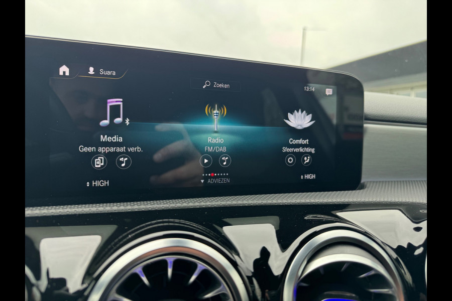 Mercedes-Benz A-Klasse 180 AMG Sfeerverlichting Leder Led 2021