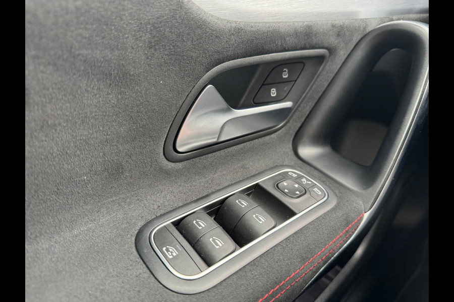 Mercedes-Benz A-Klasse 180 AMG Sfeerverlichting Leder Led 2021