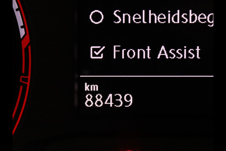 Volkswagen T-Roc TSI Style Business 115pk Adapt. Cruise | Carplay | Navi | Parkeersens. v+a