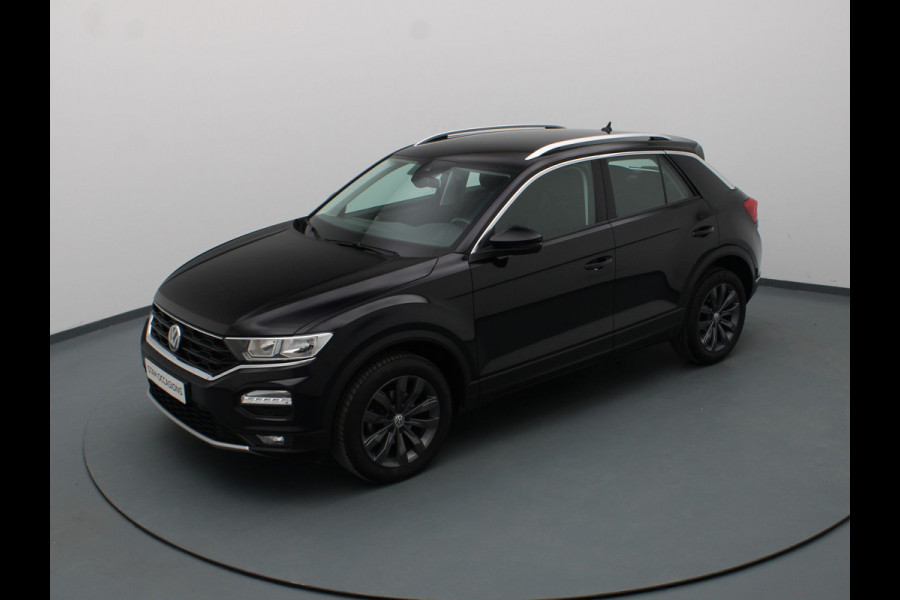Volkswagen T-Roc TSI Style Business 115pk Adapt. Cruise | Carplay | Navi | Parkeersens. v+a