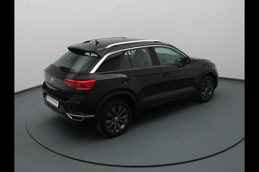 Volkswagen T-Roc TSI Style Business 115pk Adapt. Cruise | Carplay | Navi | Parkeersens. v+a