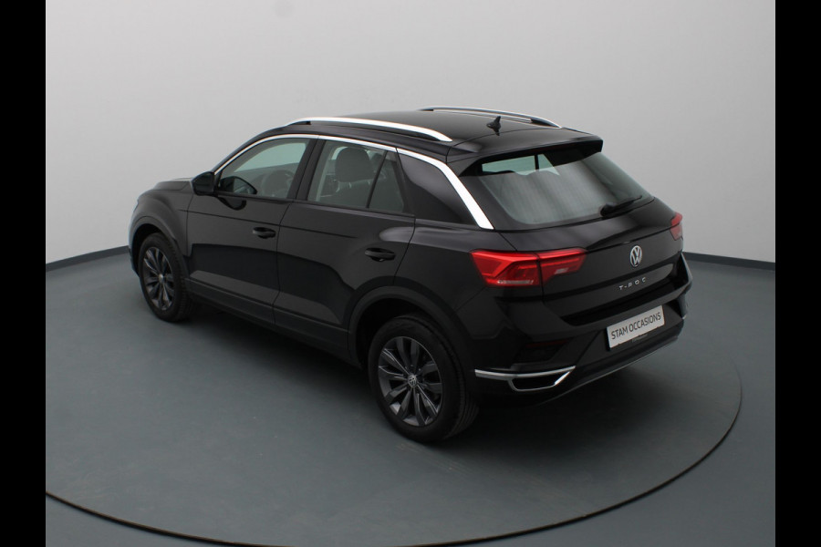 Volkswagen T-Roc TSI Style Business 115pk Adapt. Cruise | Carplay | Navi | Parkeersens. v+a