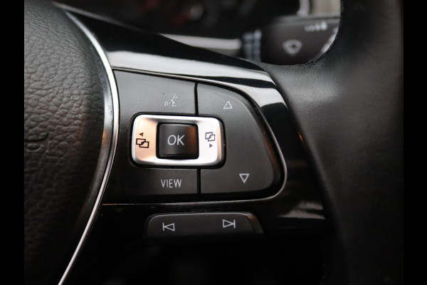 Volkswagen T-Roc TSI Style Business 115pk Adapt. Cruise | Carplay | Navi | Parkeersens. v+a