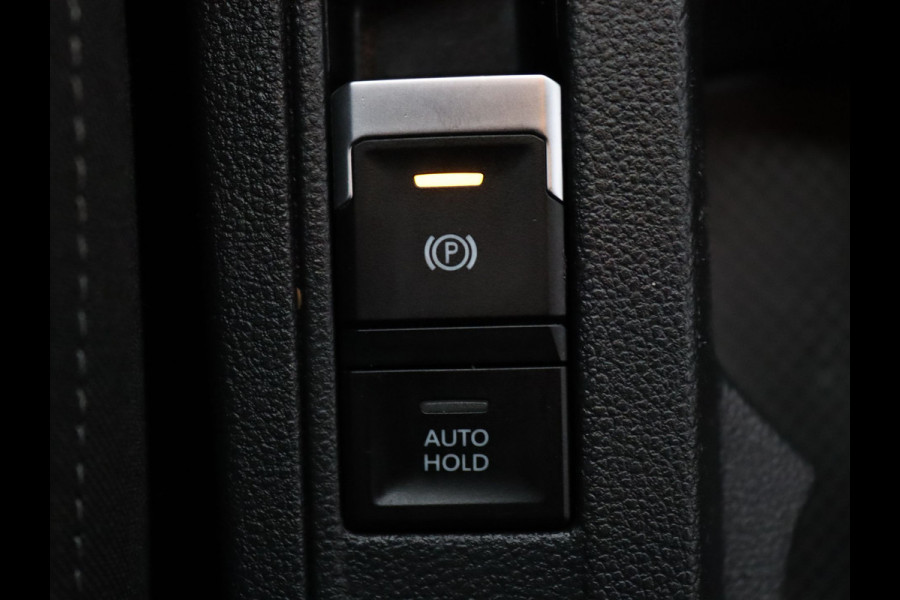 Volkswagen T-Roc TSI Style Business 115pk Adapt. Cruise | Carplay | Navi | Parkeersens. v+a