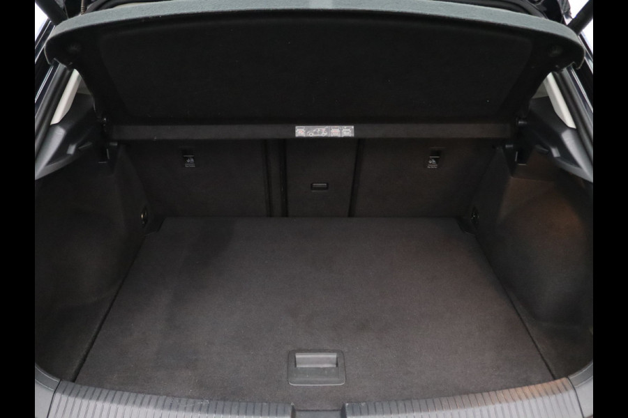 Volkswagen T-Roc TSI Style Business 115pk Adapt. Cruise | Carplay | Navi | Parkeersens. v+a