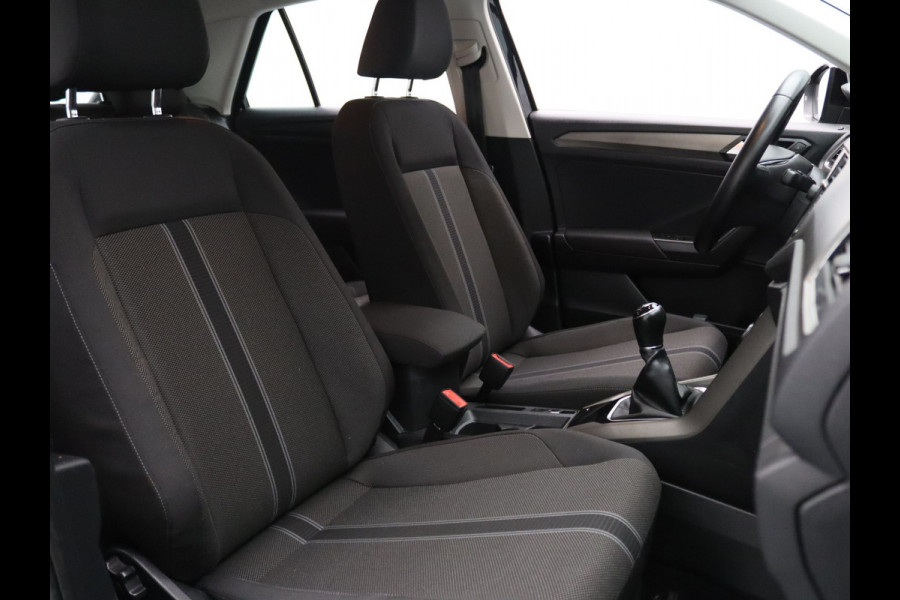 Volkswagen T-Roc TSI Style Business 115pk Adapt. Cruise | Carplay | Navi | Parkeersens. v+a