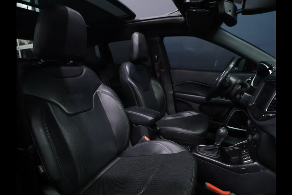 Jeep Compass 1.3T S [SCHUIFKANTELDAK, STOELVERWARMING, STUURVERWARMING, ACHTERUITRIJCAMERA, PARKEERSENSOREN V+A, CRUISE CONTROL, ELEKTRISCHE STOELEN, NIEUWSTAAT]