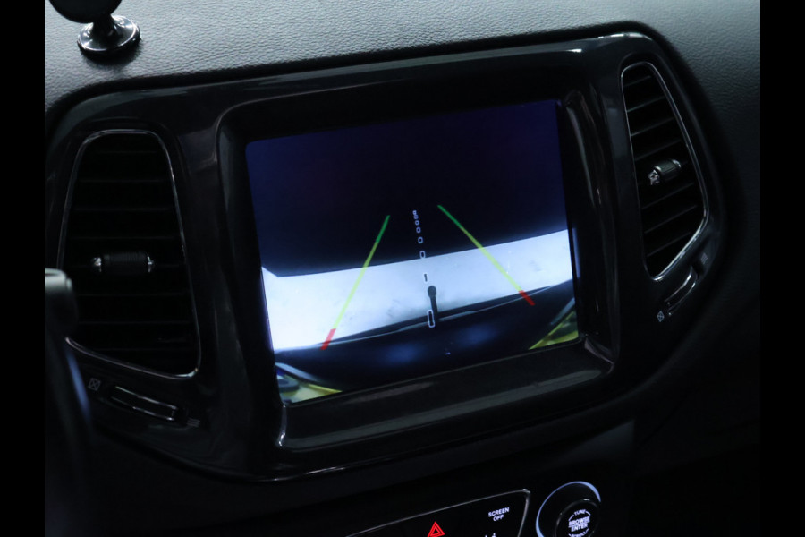 Jeep Compass 1.3T S [SCHUIFKANTELDAK, STOELVERWARMING, STUURVERWARMING, ACHTERUITRIJCAMERA, PARKEERSENSOREN V+A, CRUISE CONTROL, ELEKTRISCHE STOELEN, NIEUWSTAAT]