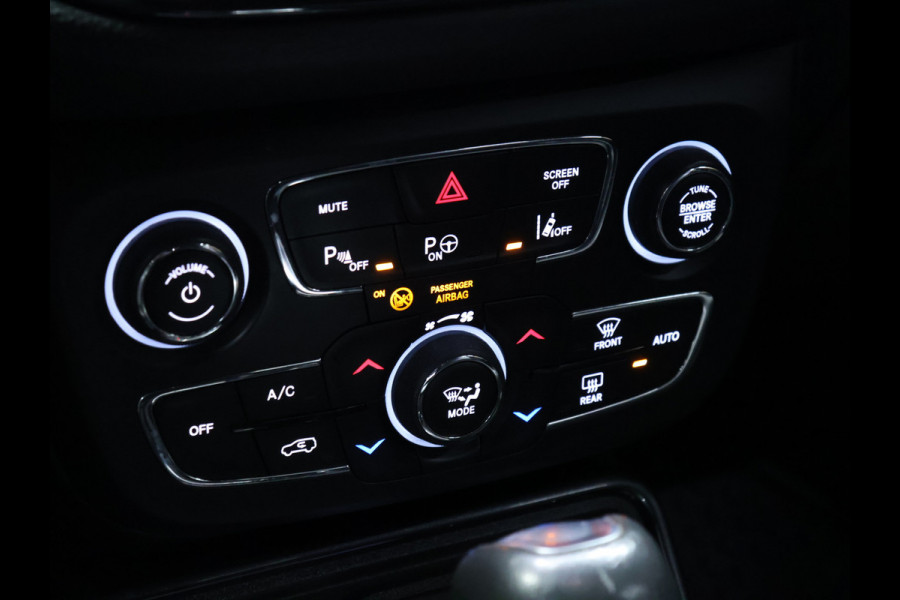 Jeep Compass 1.3T S [SCHUIFKANTELDAK, STOELVERWARMING, STUURVERWARMING, ACHTERUITRIJCAMERA, PARKEERSENSOREN V+A, CRUISE CONTROL, ELEKTRISCHE STOELEN, NIEUWSTAAT]