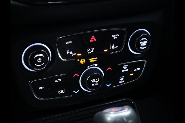 Jeep Compass 1.3T S [SCHUIFKANTELDAK, STOELVERWARMING, STUURVERWARMING, ACHTERUITRIJCAMERA, PARKEERSENSOREN V+A, CRUISE CONTROL, ELEKTRISCHE STOELEN, NIEUWSTAAT]