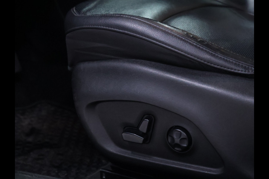 Jeep Compass 1.3T S [SCHUIFKANTELDAK, STOELVERWARMING, STUURVERWARMING, ACHTERUITRIJCAMERA, PARKEERSENSOREN V+A, CRUISE CONTROL, ELEKTRISCHE STOELEN, NIEUWSTAAT]