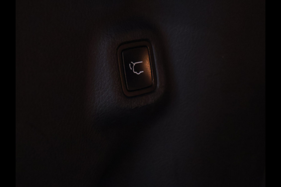 Jeep Compass 1.3T S [SCHUIFKANTELDAK, STOELVERWARMING, STUURVERWARMING, ACHTERUITRIJCAMERA, PARKEERSENSOREN V+A, CRUISE CONTROL, ELEKTRISCHE STOELEN, NIEUWSTAAT]