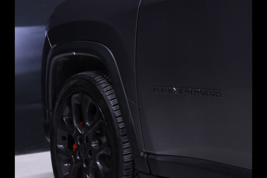 Jeep Compass 1.3T S [SCHUIFKANTELDAK, STOELVERWARMING, STUURVERWARMING, ACHTERUITRIJCAMERA, PARKEERSENSOREN V+A, CRUISE CONTROL, ELEKTRISCHE STOELEN, NIEUWSTAAT]