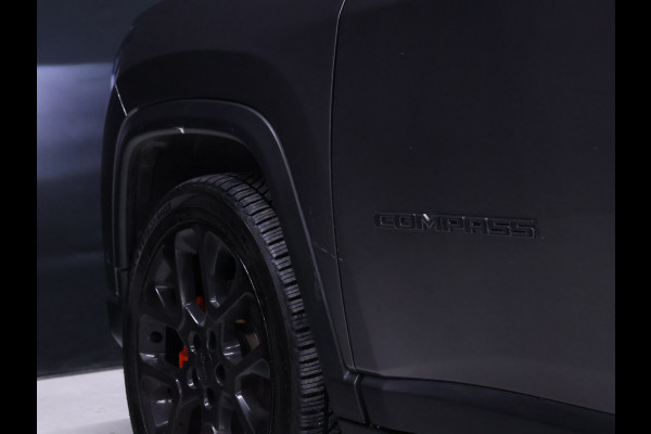 Jeep Compass 1.3T S [SCHUIFKANTELDAK, STOELVERWARMING, STUURVERWARMING, ACHTERUITRIJCAMERA, PARKEERSENSOREN V+A, CRUISE CONTROL, ELEKTRISCHE STOELEN, NIEUWSTAAT]