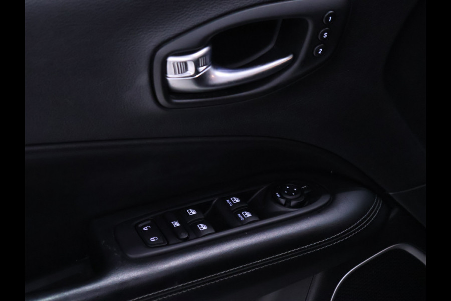 Jeep Compass 1.3T S [SCHUIFKANTELDAK, STOELVERWARMING, STUURVERWARMING, ACHTERUITRIJCAMERA, PARKEERSENSOREN V+A, CRUISE CONTROL, ELEKTRISCHE STOELEN, NIEUWSTAAT]