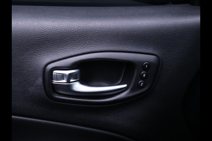 Jeep Compass 1.3T S [SCHUIFKANTELDAK, STOELVERWARMING, STUURVERWARMING, ACHTERUITRIJCAMERA, PARKEERSENSOREN V+A, CRUISE CONTROL, ELEKTRISCHE STOELEN, NIEUWSTAAT]