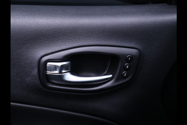 Jeep Compass 1.3T S [SCHUIFKANTELDAK, STOELVERWARMING, STUURVERWARMING, ACHTERUITRIJCAMERA, PARKEERSENSOREN V+A, CRUISE CONTROL, ELEKTRISCHE STOELEN, NIEUWSTAAT]