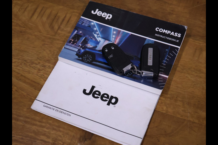 Jeep Compass 1.3T S [SCHUIFKANTELDAK, STOELVERWARMING, STUURVERWARMING, ACHTERUITRIJCAMERA, PARKEERSENSOREN V+A, CRUISE CONTROL, ELEKTRISCHE STOELEN, NIEUWSTAAT]