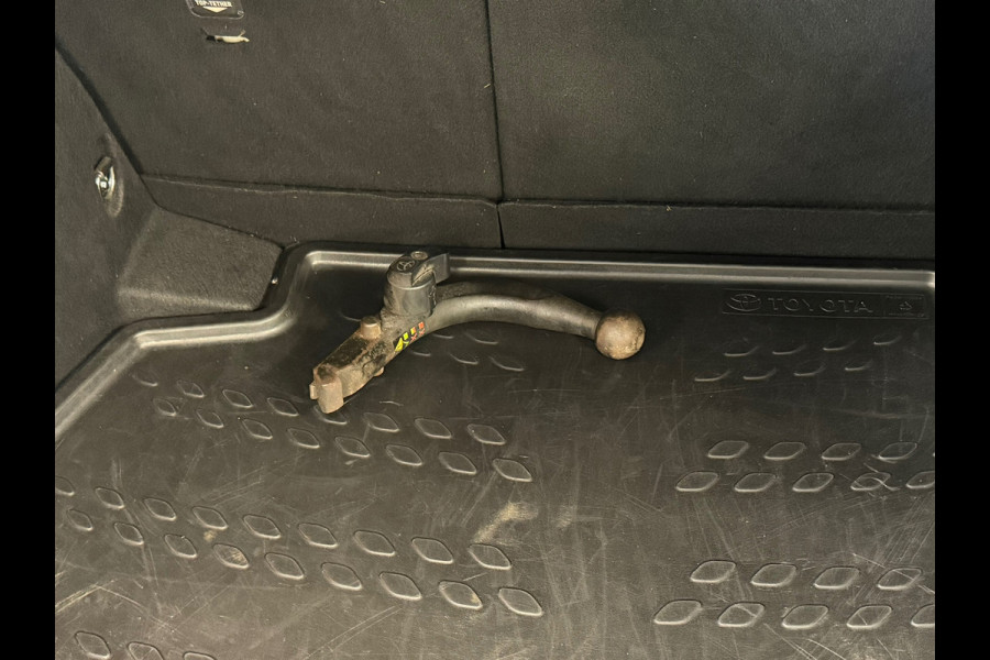 Toyota C-HR 1.2 Bi-Tone NAVI CAMERA TREKHAAK CLIMATE CRUISE CONTROL JBL SOUND