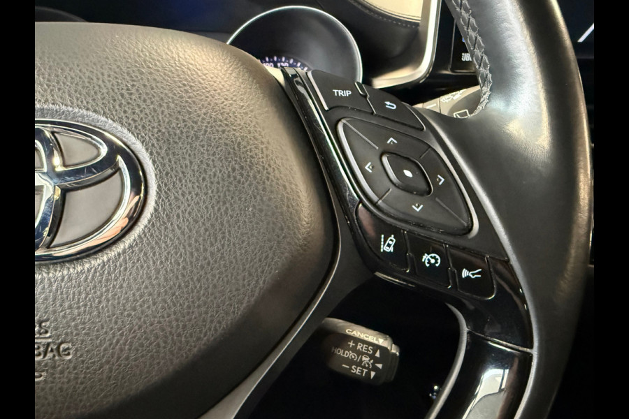 Toyota C-HR 1.2 Bi-Tone NAVI CAMERA TREKHAAK CLIMATE CRUISE CONTROL JBL SOUND